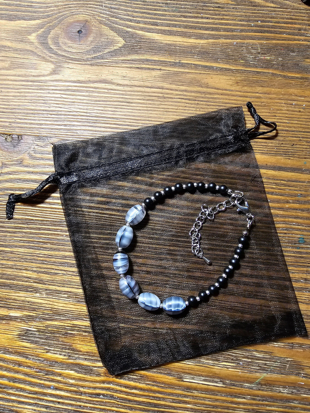 Браслет из натурального камня, авторская работа из Агата двух цветов "Агатовый малый"