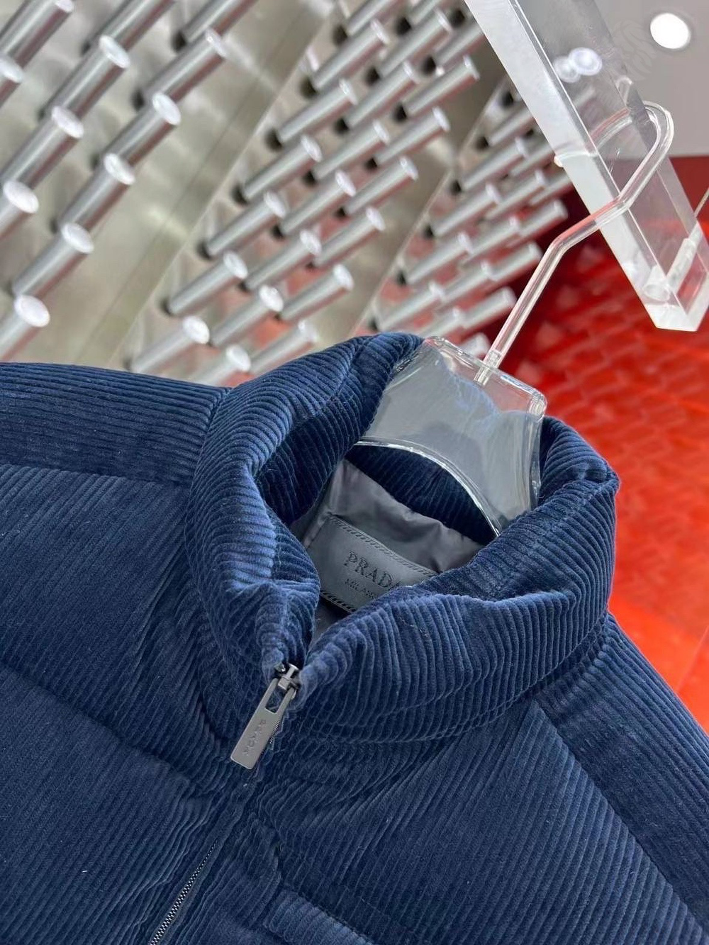 Пуховый жилет Prada
