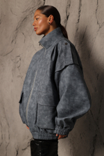 Бомбер из экокожи