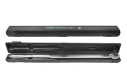 Ключ динамометрический RF-64781030: щелчкового типа 1 DR (140-700Nm) в пласт. кейсе ROCKFORCE