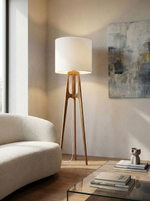 Торшер Elegante из ясеня в светлом интерьере стиля Минимализм