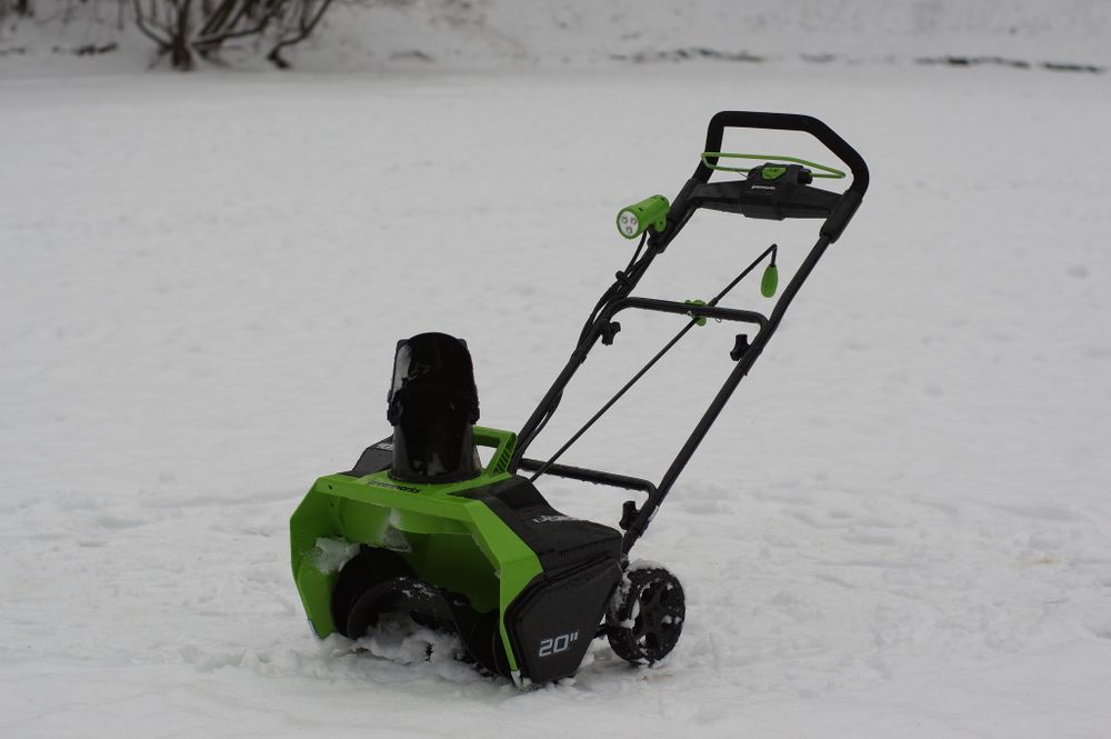 Аккумуляторный снегоуборщик Greenworks GD40STK8, 40v, 51 см,2600007U, АКБ 8 А·ч и ЗУ