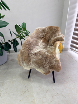 Шкура коврик меховой прикроватный овчина, 120х65 см.