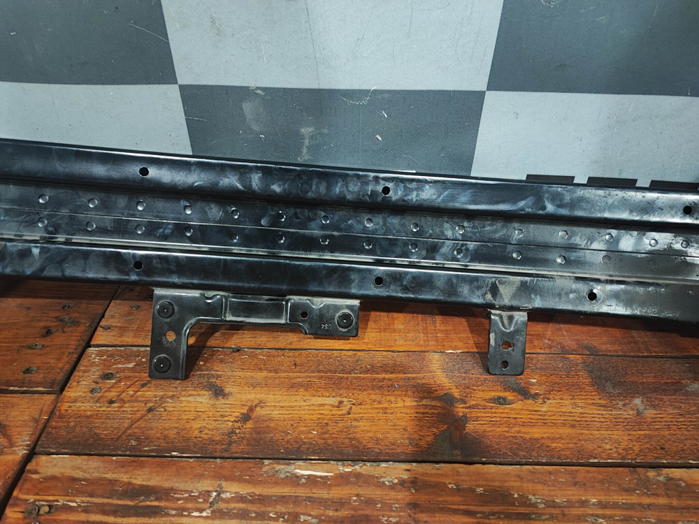 Усилитель переднего бампера Hyundai Staria (US4) 21-нв Б/У Оригинал 64900CG000