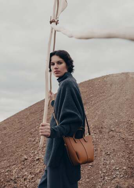 POLENE СУМКА CYME TOTE NANO, ЦВЕТ ВЕРБЛЮЖЬЕЙ ШЕРСТИ