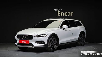 Volvo V60 Cross Country 2 Generation B5 Pro AWD (02.2022)