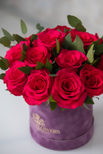 Бокс малиновых роз