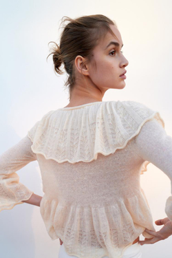 ZARA ТРИКОТАЖНЫЙ ТОП С ВОЛАНАМИ, ВАНИЛЬНЫЙ