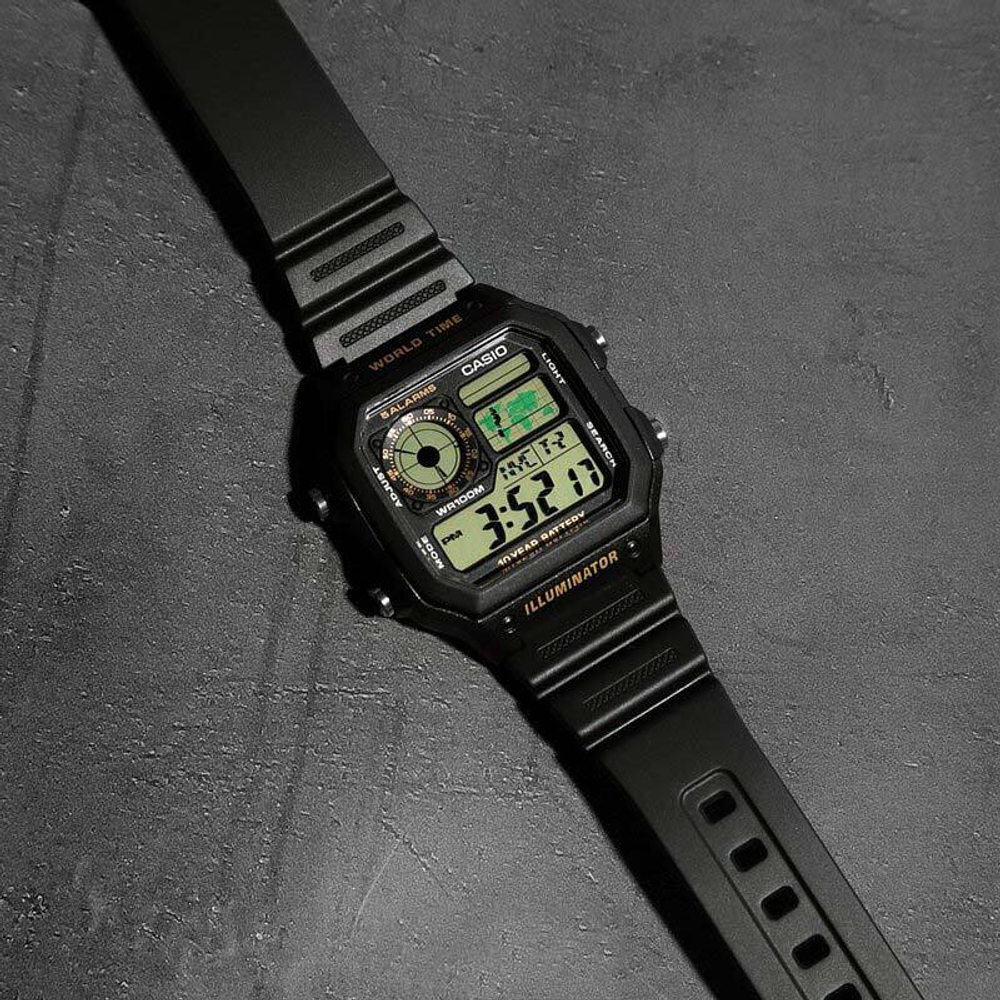 Мужские наручные часы Casio AE-1200WH-1B