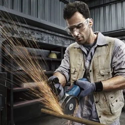 Угловая шлифмашина Bosch GWS 670