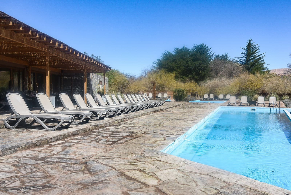 Шезлонг-лежак пластиковый Nardi Omega, тортора