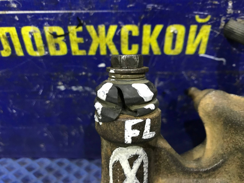 Суппорт тормозной передний левый TOYOTA CORSA 1997