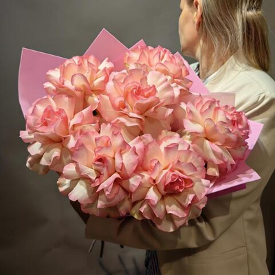 Букет "Мон Диор" (7 Французских роз)