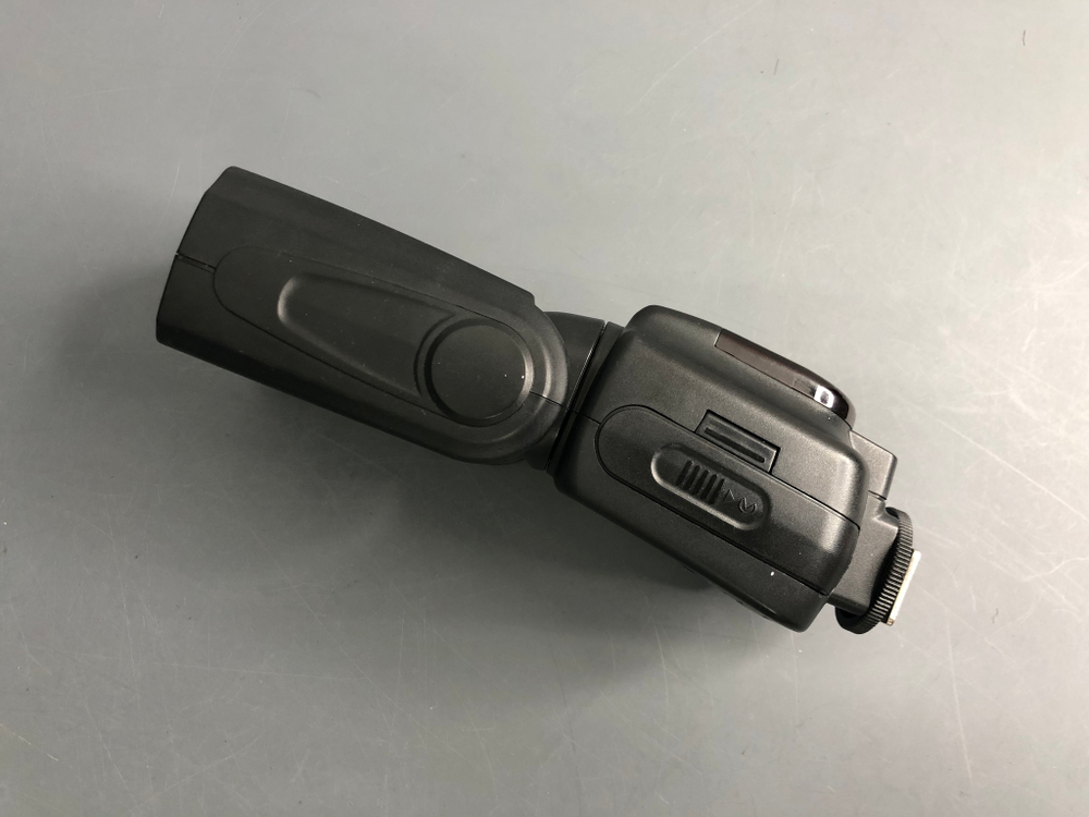 Neewer Speedlight NW 561