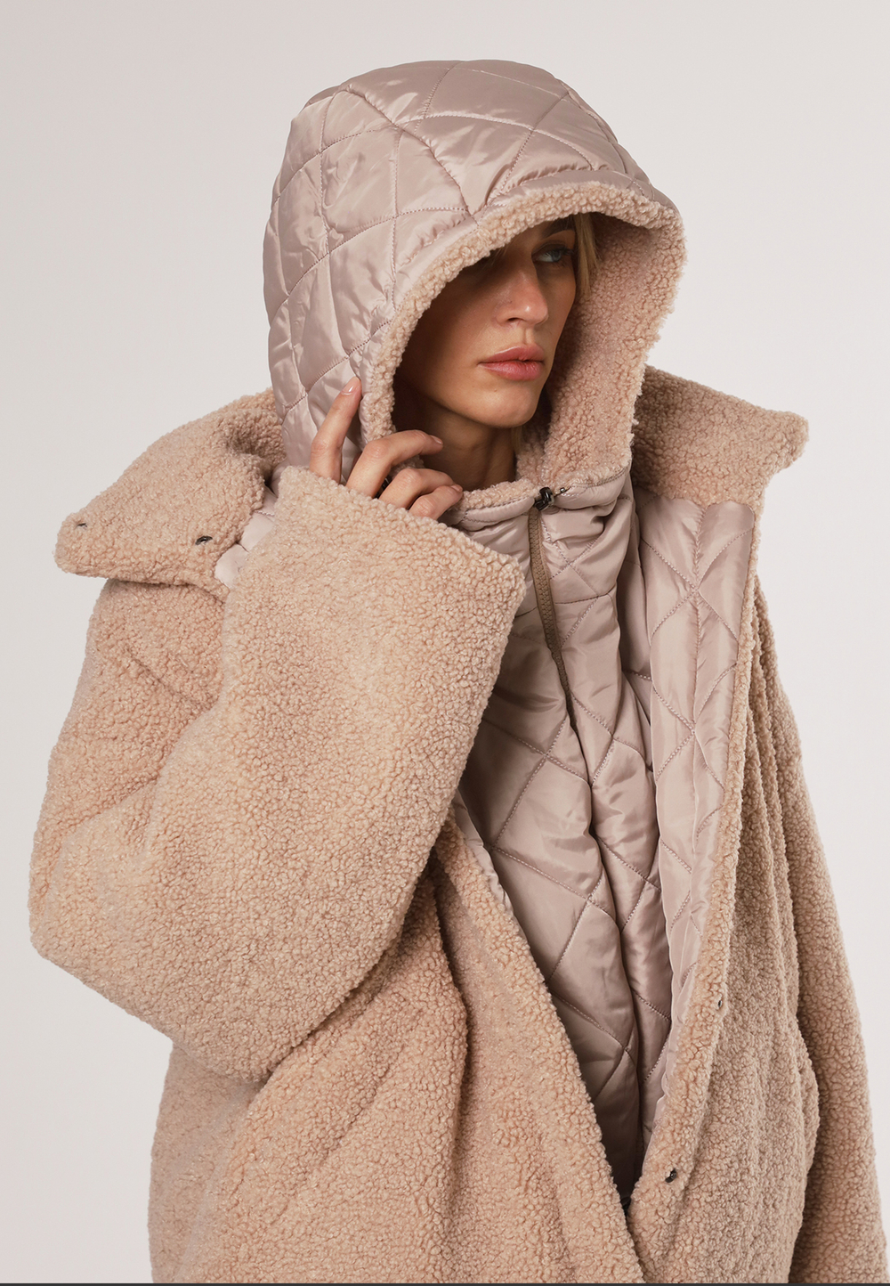 Двусторонняя манишка с капюшоном Льялл