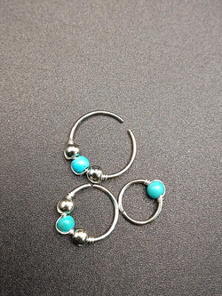 Набор колец с бирюзовыми шариками (диаметр 6, 8, 10 мм) для пирсинга ушей.