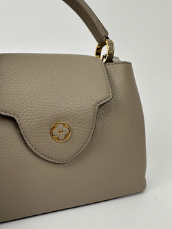 Сумка Louis Vuitton Capucines BB