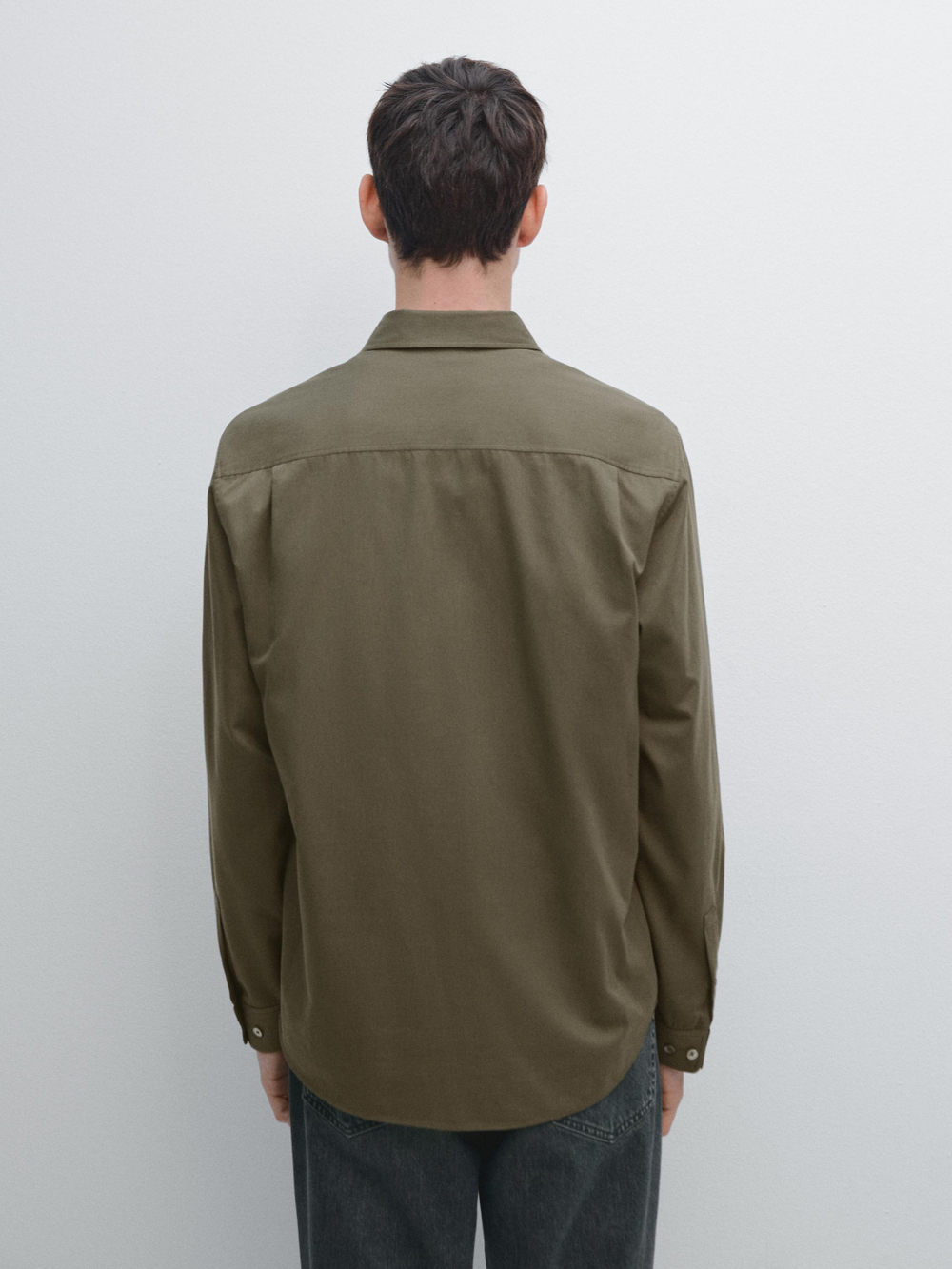 Massimo Dutti Рубашка классического кроя из хлопковой смеси, хаки