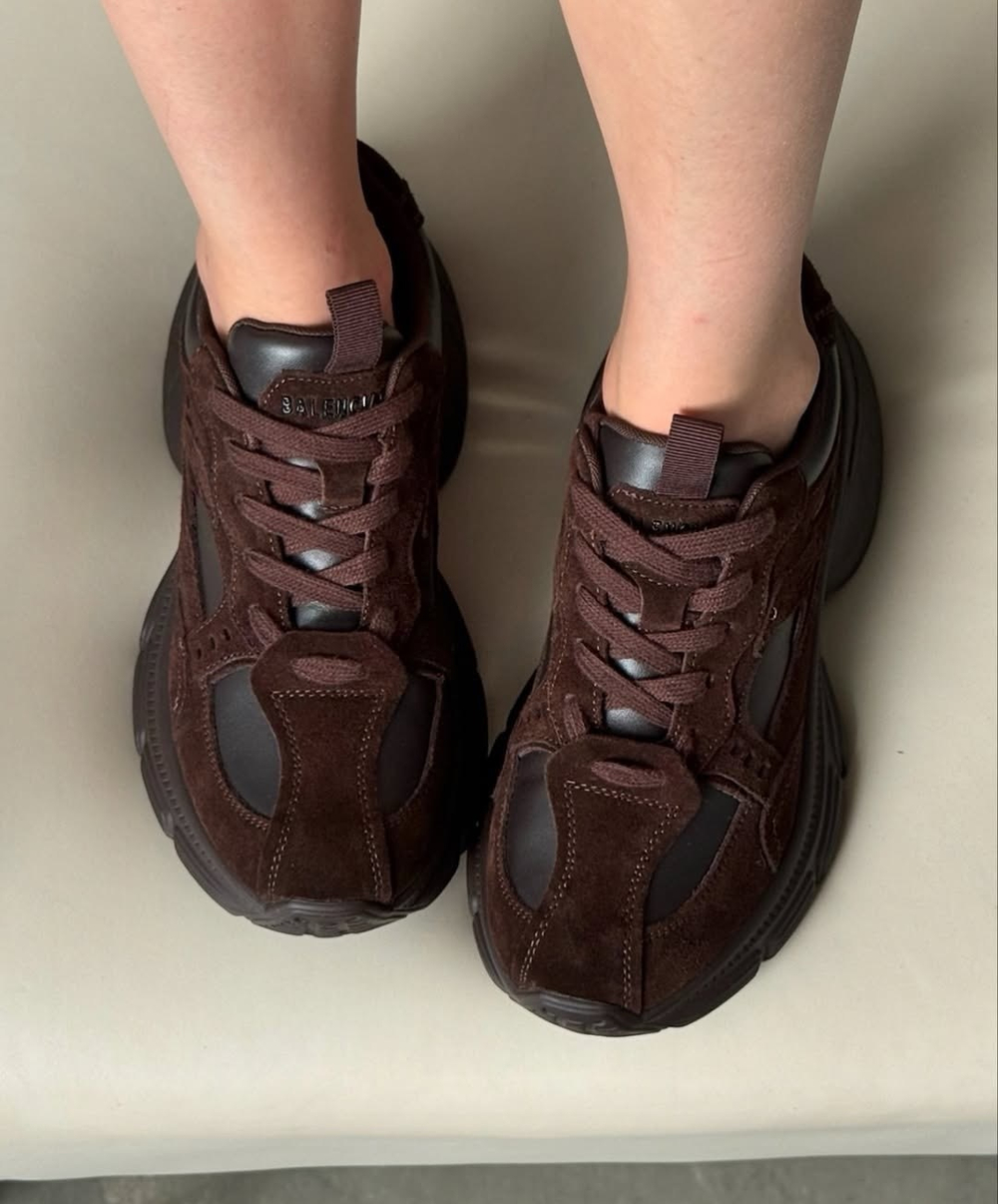 Кроссовки из натуральной замши