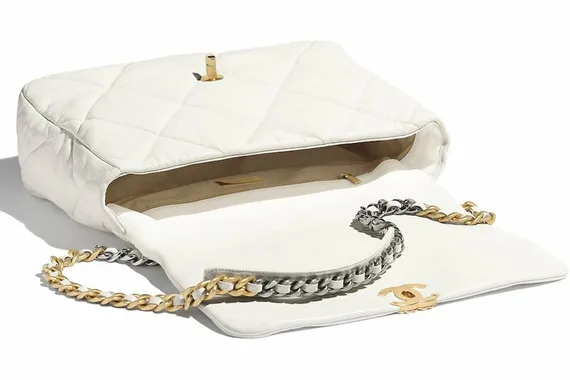 Сумка-конверт Chanel 19 большого размера