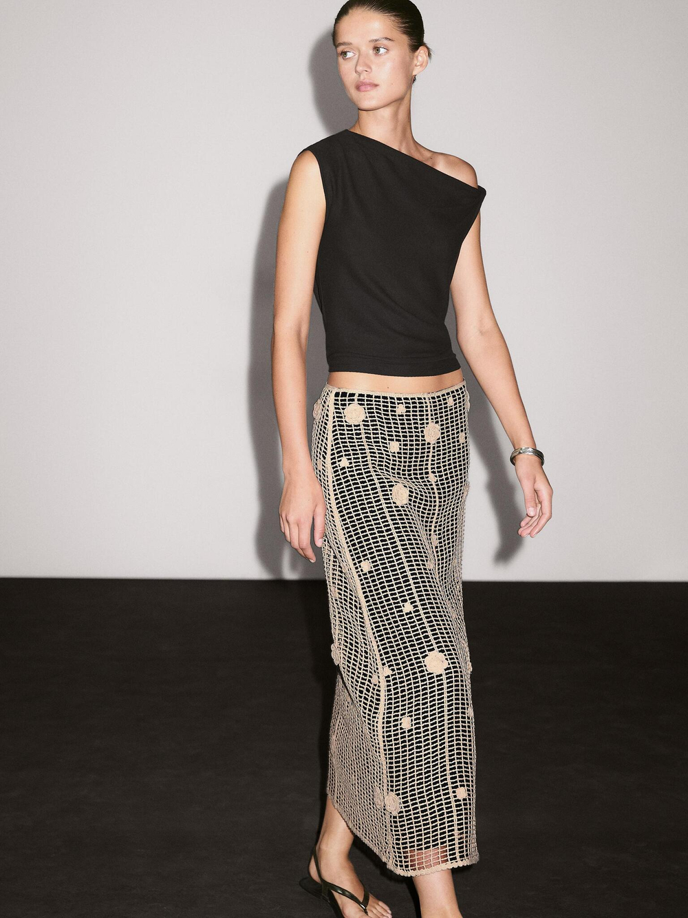 Massimo Dutti Юбка миди с цветочной вышивкой, кремовый