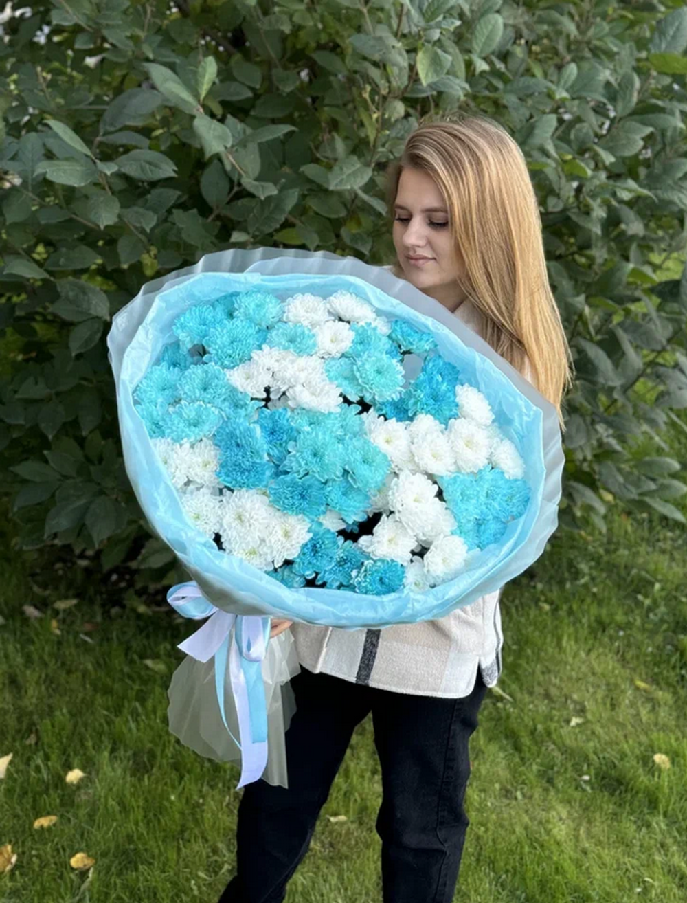 Букет бирюзовый гигант в круглом оформлении