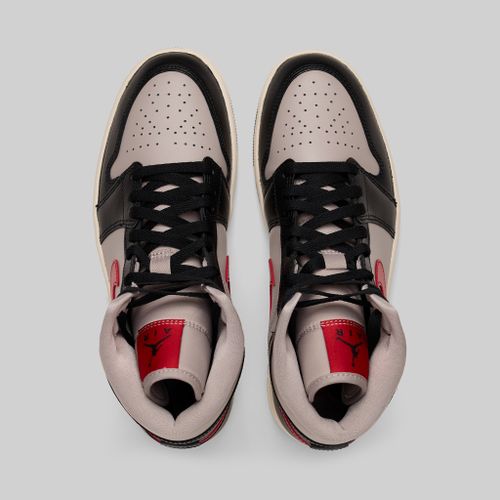 Кроссовки Jordan 1 Mid 