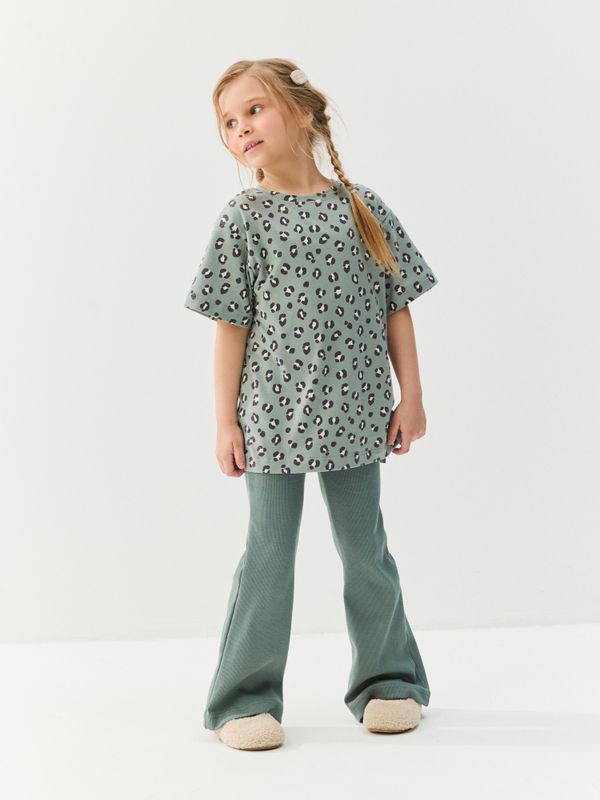 Костюм футболка оверсайз и брюки клеш 