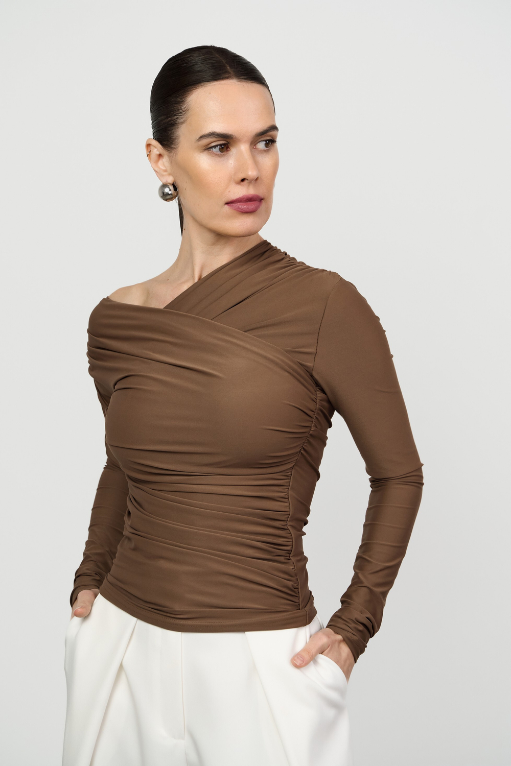 Лонгслив с драпировкой