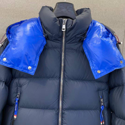 Пуховик Moncler