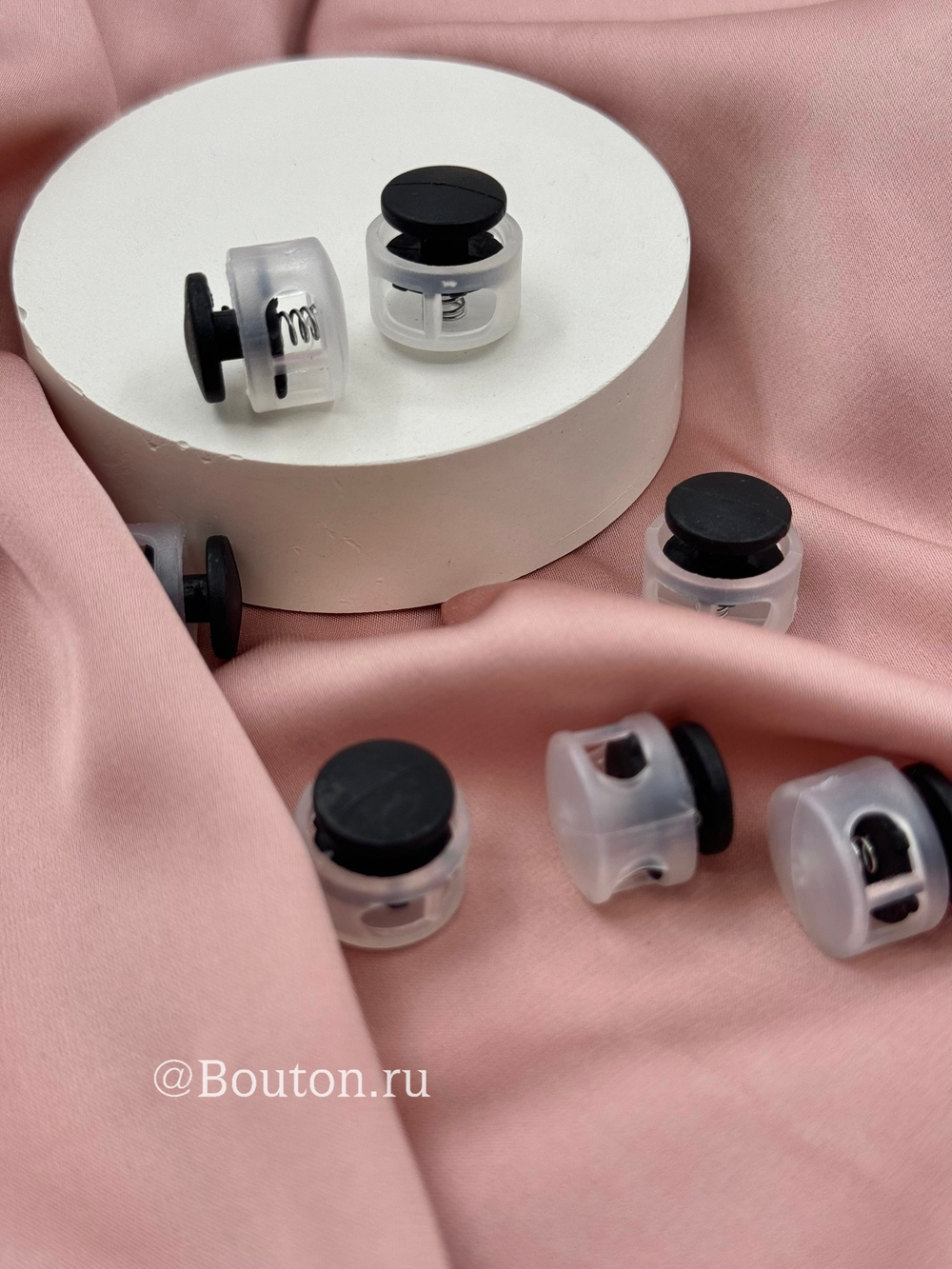 Фиксаторы шнура для одежды пластиковые прозрачные с черным