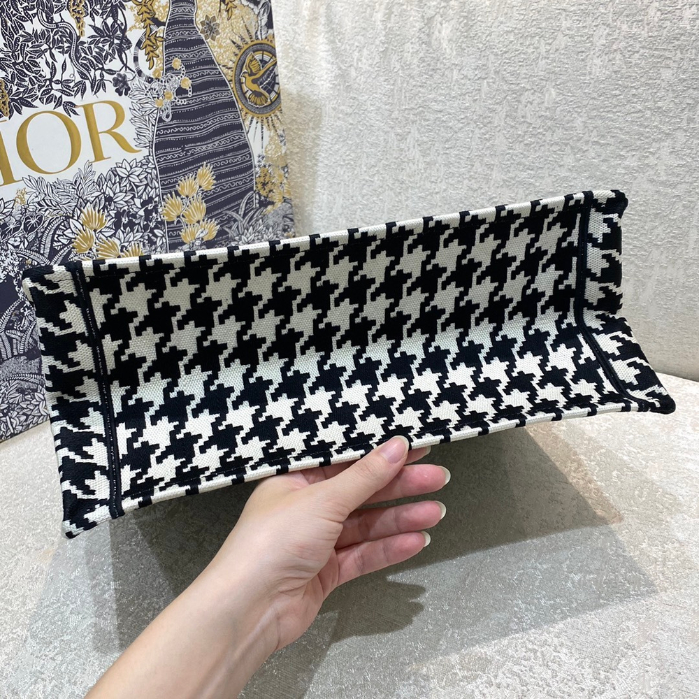 Christian Dior Book Tote 36 cm
