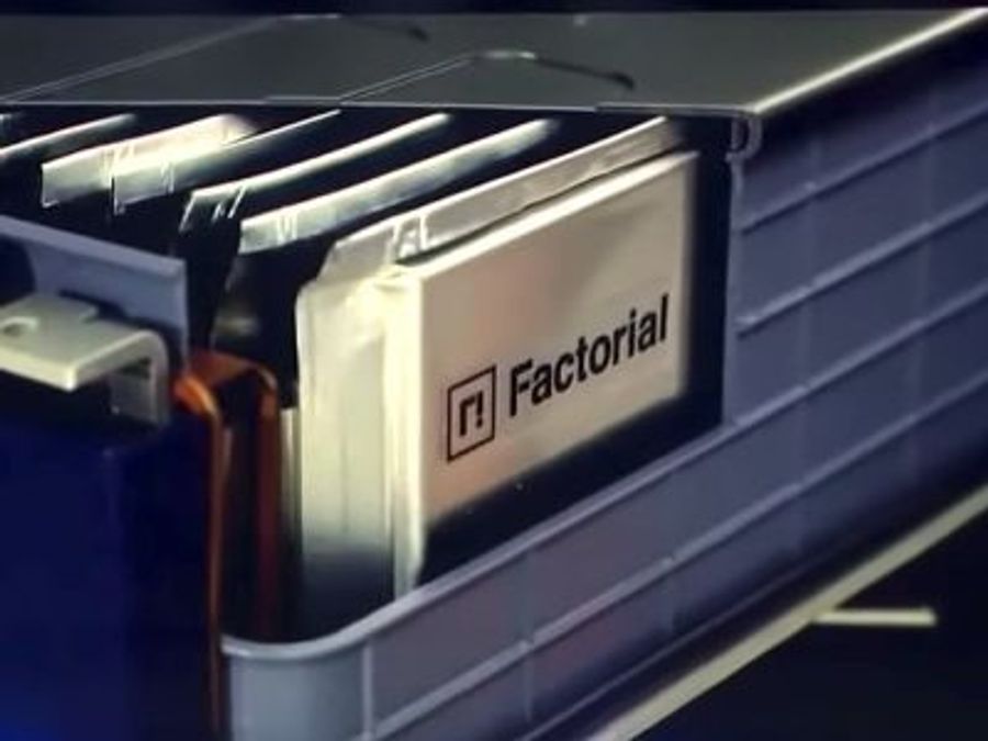 Электрокары Mercedes смогут ездить на 80% дольше с новыми аккумуляторами