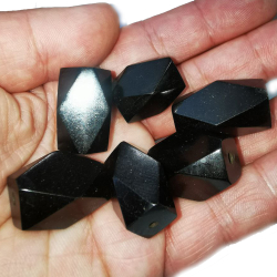 Бусина "Октаэдр" гагат асс.