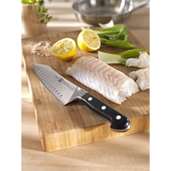 Zwilling - Нож Сантоку Pro 18 см с компактными желобками / артикул   38418-181-0  / GTIN 4009839330209