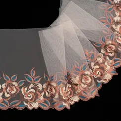 Вышивка на сетке персик/бежевый (правая) 20 см