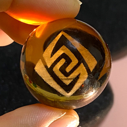 Стеклянный шарик "Genhin Impact"