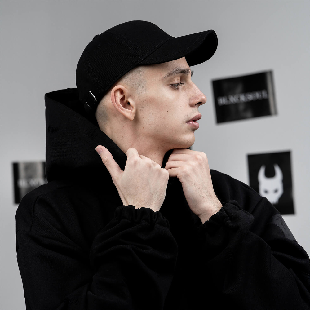 Бейсболка "HUSH"