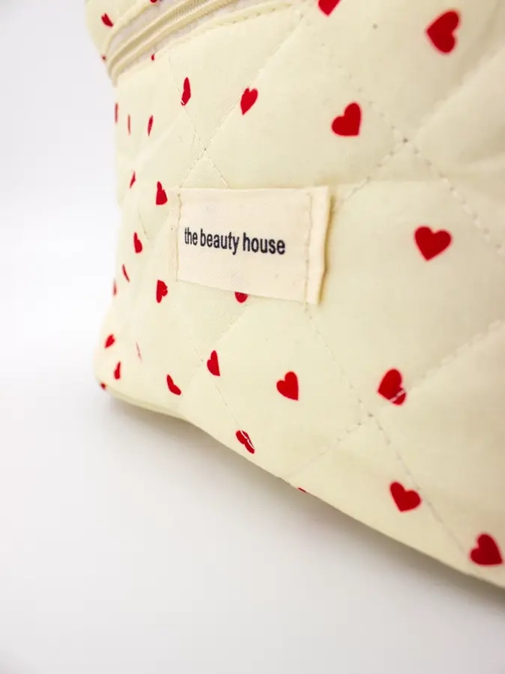 COSMETIC BAG - КОСМЕТИЧКА ТКАНЕВАЯ "LOVE" В КРАСНОЙ ГАММЕ