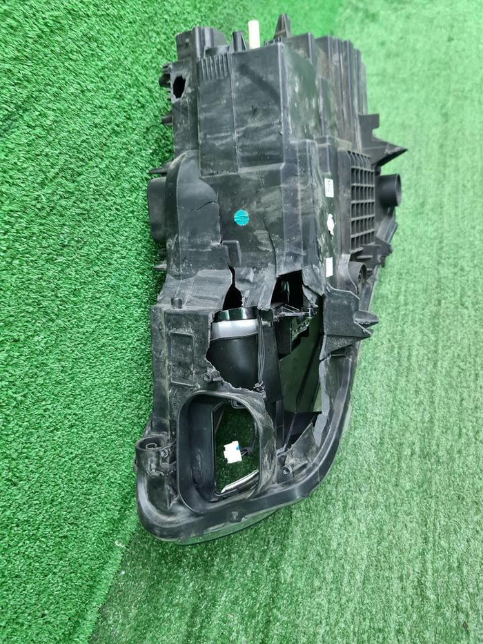 Битая Фара правая BMW X1 F48 (2015-2019) LED