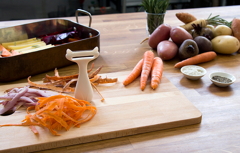 Пиллер для овощей catpeeler белый