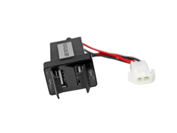 Розетка USB 3,1A для Toyota 32x22