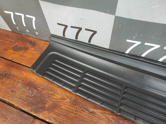 Накладка заднего бампера Toyota Land Cruiser 200 БУ Оригинал 5216260040