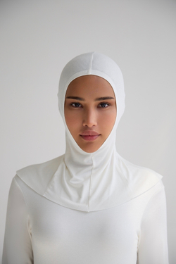 Балаклава утонченная со швом белая