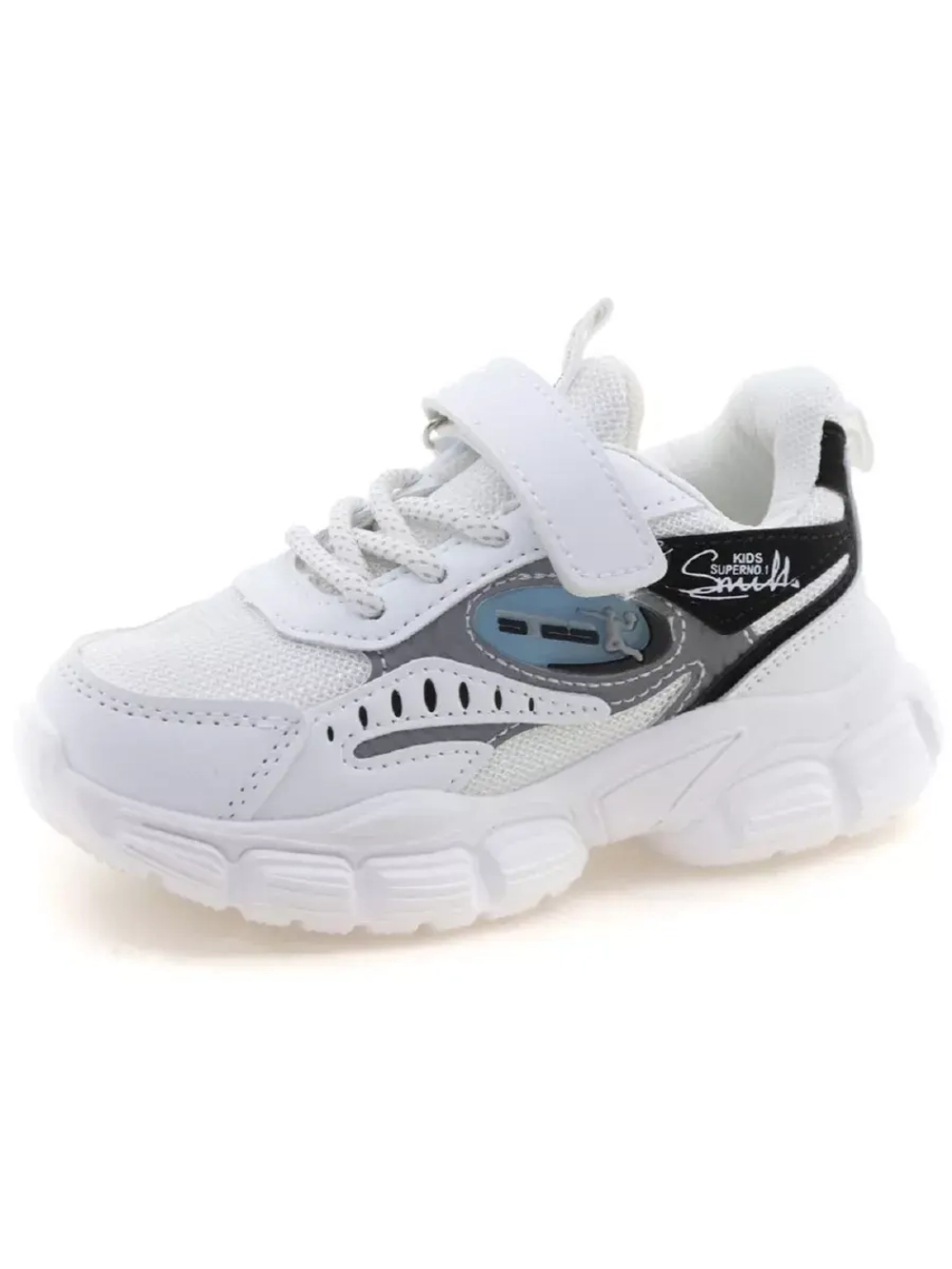 Детские кроссовки для мальчика.