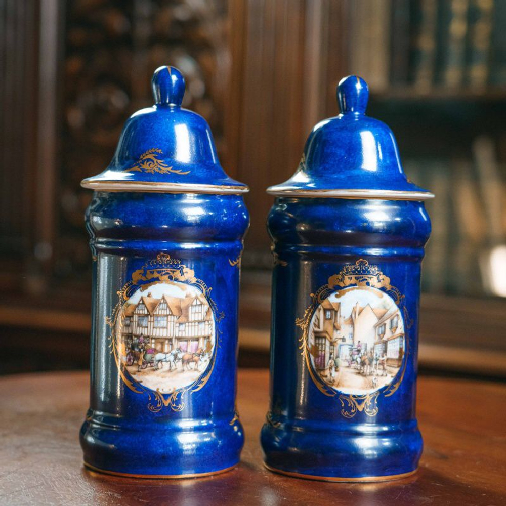 Пара декоративных банок для сыпучих продуктов