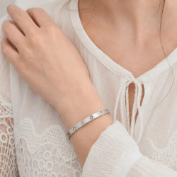 Жесткий браслет «Love Crystal» Silver