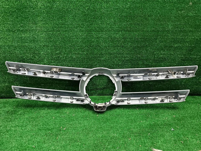 Накладка решетки радиатора Mercedes GL x166 (2012-2016)