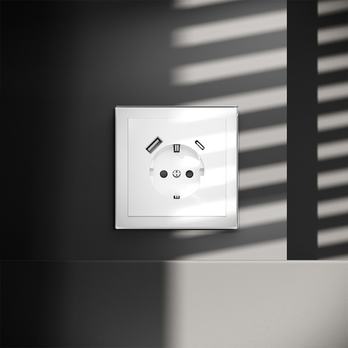 Розетка встраиваемая VOLTUM S70 с заземлением и защитными шторками, 16А, с USB, A+С, (белый глянцевый)