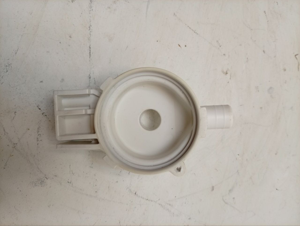 RST703DW кт18 Улитка насоса циркуляции для стиральной машины Ariston C00373082 б/у